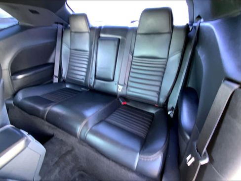 Used 2014 Dodge Challenger R/T image 17