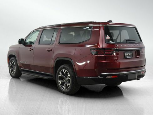 Used 2024 Jeep Wagoneer L Series III w/ Flexible Seating Group AWD/4WD image 4