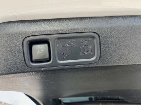 Certified 2023 Ford Expedition XLT image 13