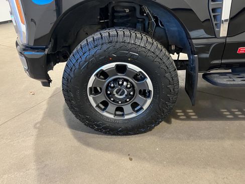 Used 2023 Ford F350 Platinum w/ Tremor Off-Road Package image 42
