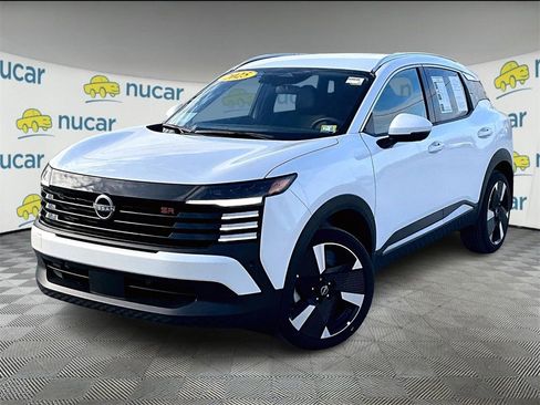 Used 2025 Nissan Kicks SR image 3