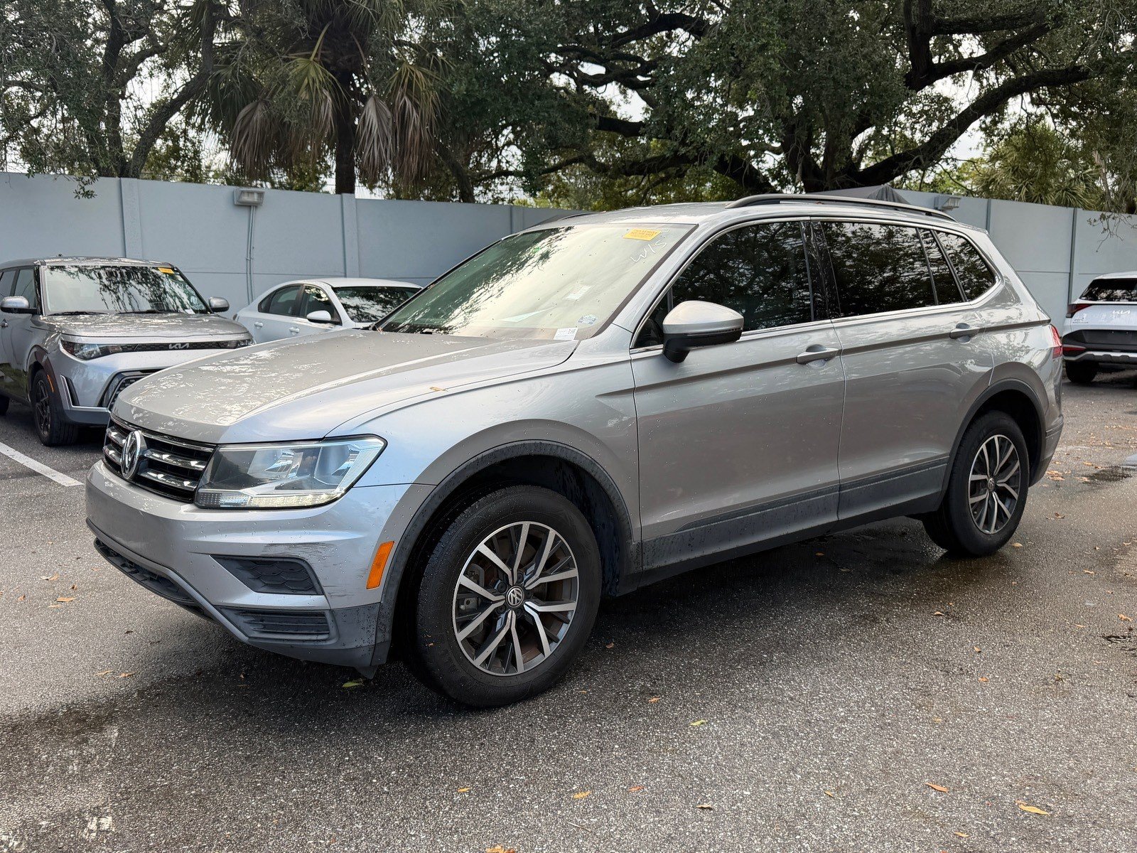 Used 2019 Volkswagen Tiguan SE FWD image 3