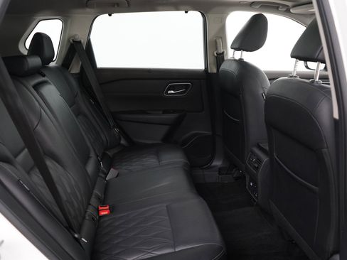 Used 2022 Nissan Rogue Platinum w/ Head-Up Display Package image 13