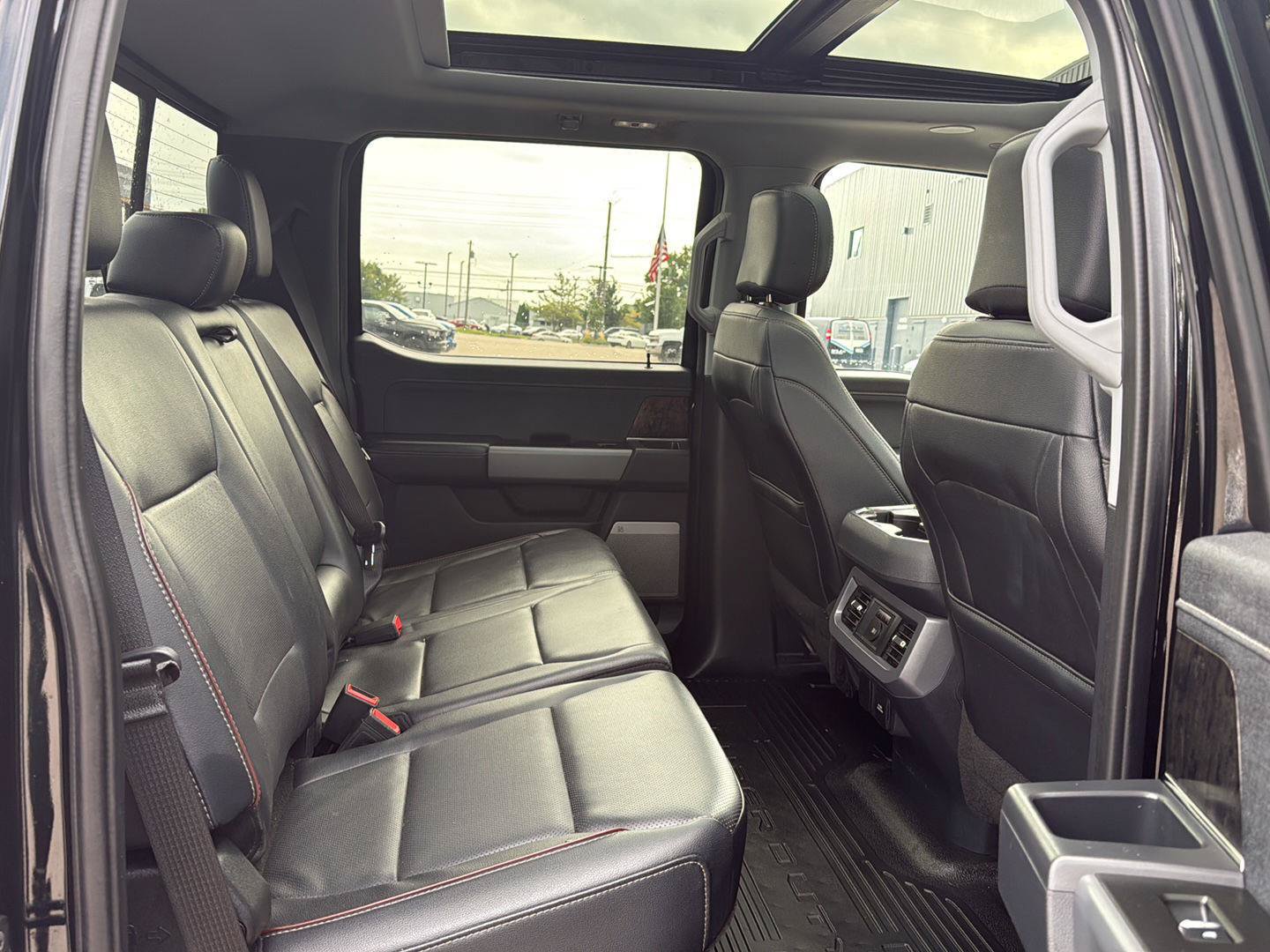 Used 2024 Ford F250 Lariat w/ Lariat Ultimate Package AWD/4WD image 11