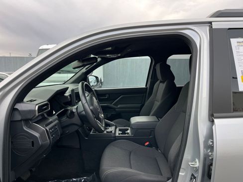 Used 2025 Toyota 4Runner SR5 image 27