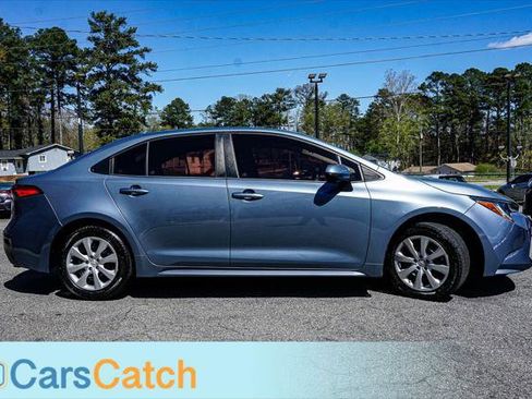 Used 2021 Toyota Corolla LE image 2