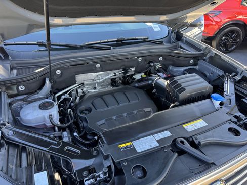 Certified 2025 Volkswagen Atlas SE w/ Panoramic Sunroof Package image 39