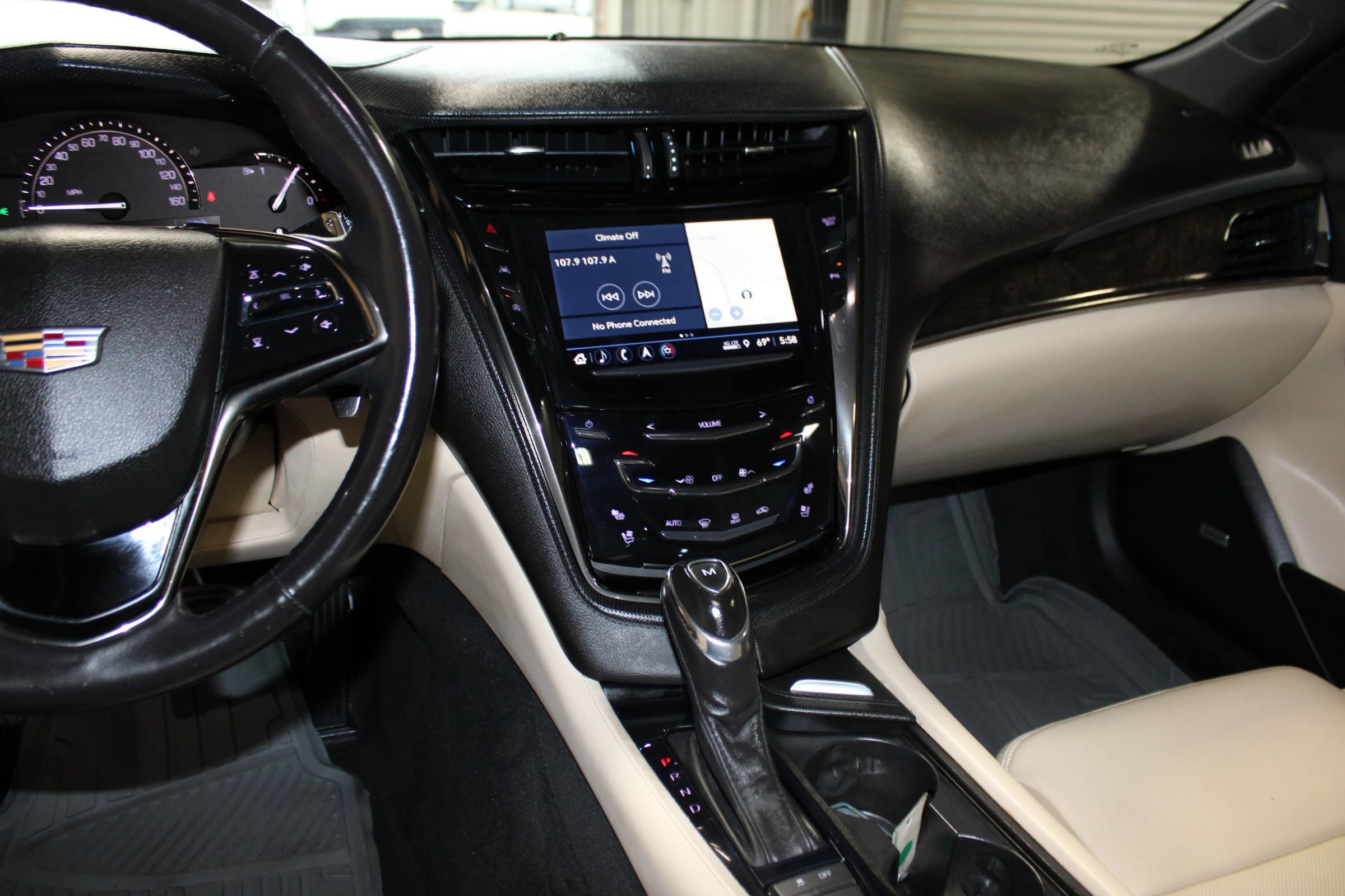 Used 2018 Cadillac CTS Luxury RWD image 13