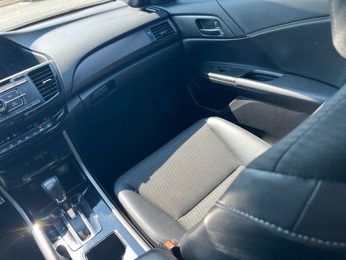 Used 2016 Honda Accord Sport image 11
