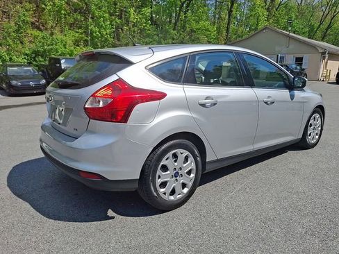 Used 2012 Ford Focus SE w/ SE Winter Pkg FWD image 12