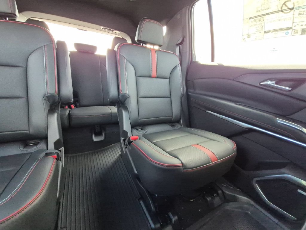 New 2027 Chevrolet Traverse RS w/ LPO, Floor Liner Package FWD image 7