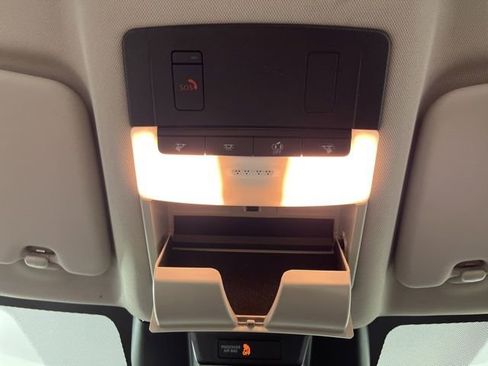 Used 2023 Nissan Rogue SV image 33