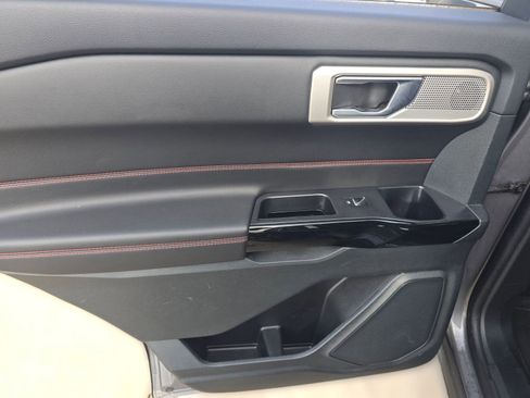 Certified 2024 Ford Explorer ST-Line w/ Class IV Trailer Tow Package image 26