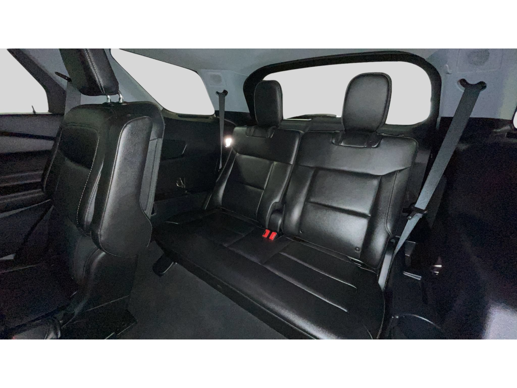 Used 2023 Ford Explorer Limited w/ Equipment Group 301A AWD/4WD image 16