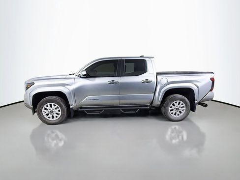 Used 2025 Toyota Tacoma SR5 AWD/4WD image 9