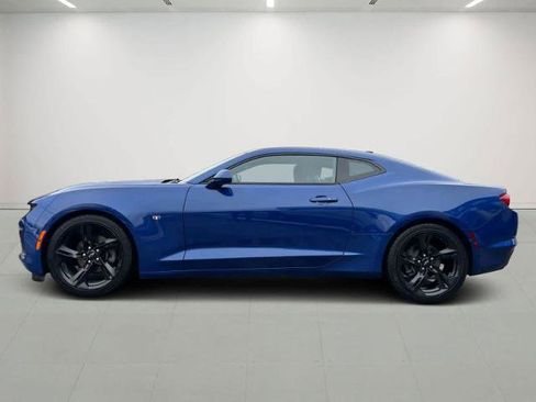 Used 2020 Chevrolet Camaro LT image 3