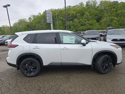 New 2026 Nissan Rogue SV w/ Cold Weather Package AWD/4WD image 11