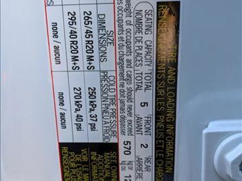 Used 2025 Porsche Macan image 26