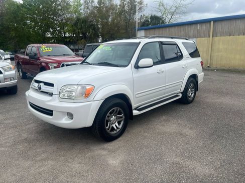 Used 2006 Toyota Sequoia Limited RWD image 3