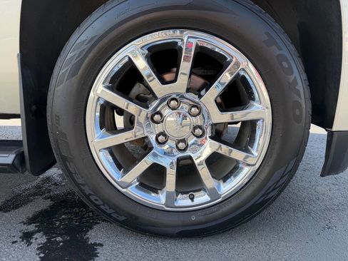 Used 2015 GMC Yukon Denali w/ Premium Package image 31