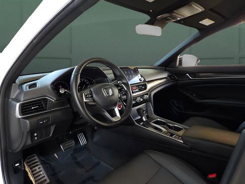 Used 2021 Honda Accord Sport image 13