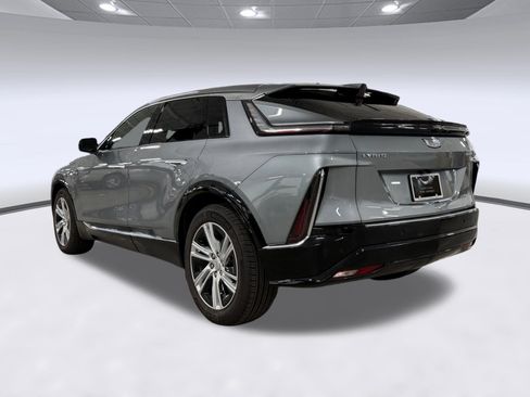 Certified 2024 Cadillac Lyriq Tech w/ Driver Assist Package AWD/4WD image 3