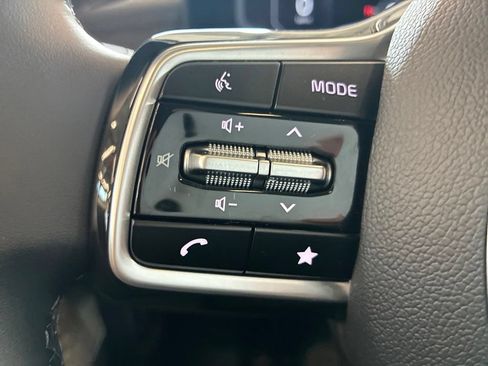 Certified 2026 Kia Carnival SX FWD image 26