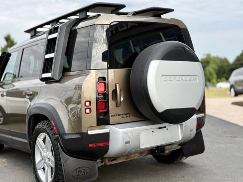 Used 2020 Land Rover Defender 110 SE AWD/4WD image 4