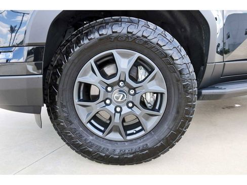 Used 2024 Lexus GX 550 image 29