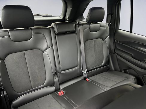 New 2025 Jeep Grand Cherokee image 18