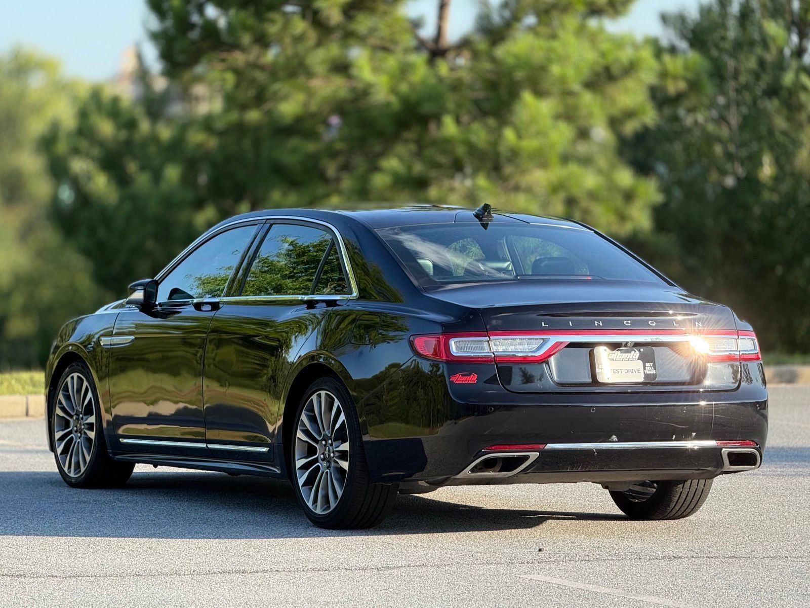 Used 2020 Lincoln Continental AWD w/ Premium Package image 10