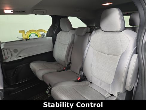 Used 2025 Toyota Sienna LE w/ LE Plus Package FWD image 12