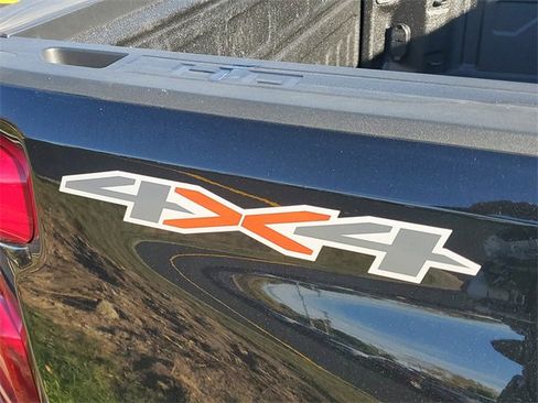 Used 2025 Chevrolet Silverado 2500 LT image 6