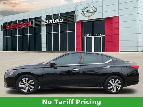 Certified 2024 Nissan Altima 2.5 S FWD image 3