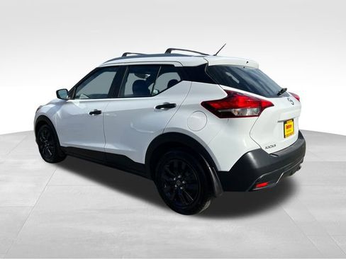 Used 2018 Nissan Kicks S w/ Exterior Package image 6