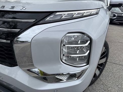 New 2026 Mitsubishi Outlander SE FWD image 9