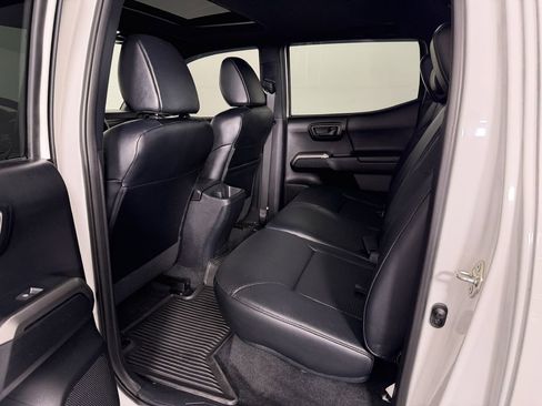 Used 2019 Toyota Tacoma Limited AWD/4WD image 15