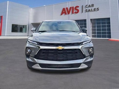 Used 2025 Chevrolet Blazer LT FWD image 2