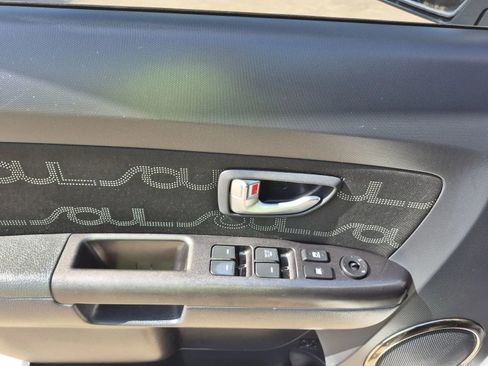 Used 2013 Kia Soul + w/ Audio Pkg FWD image 11