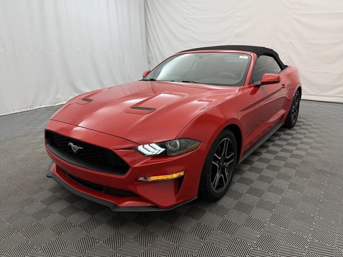 Used 2020 Ford Mustang Premium RWD image 9
