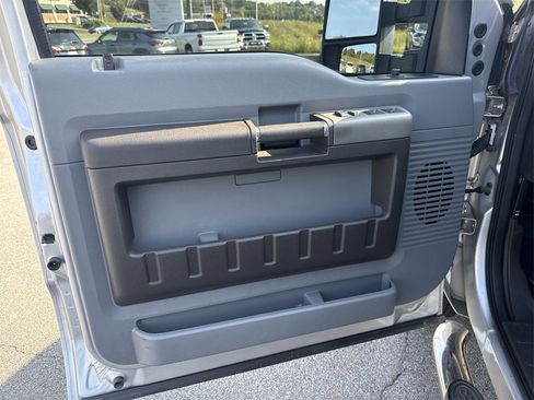 Used 2011 Ford F250 XLT image 18