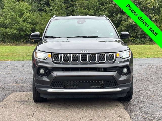 Used 2023 Jeep Compass Limited AWD/4WD image 30