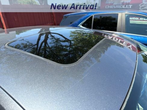 Used 2015 Volkswagen Passat 1.8T SE FWD image 3
