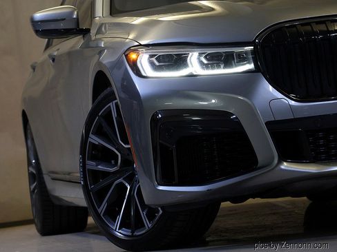 Certified 2022 BMW M760i xDrive w/ Luxury Rear Seating Package image 4