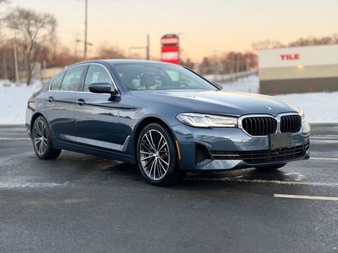 Certified 2023 BMW 530i xDrive w/ Premium Package image 9