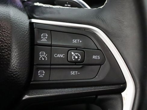 Used 2022 Jeep Grand Cherokee L Laredo image 14