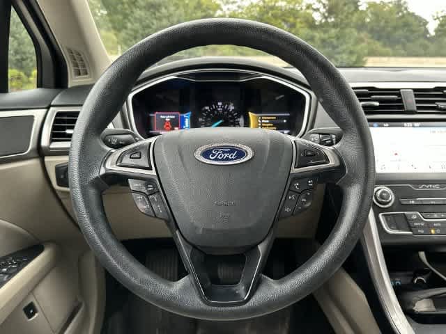 Used 2019 Ford Fusion SE FWD image 8