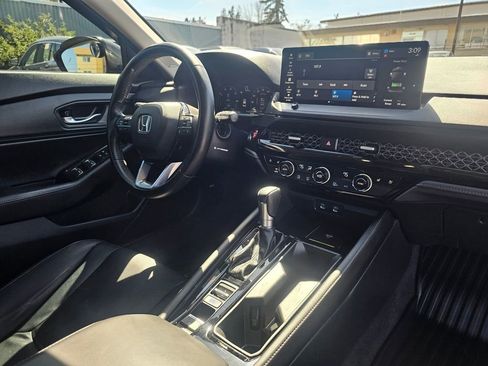 Used 2024 Honda Accord Touring image 15