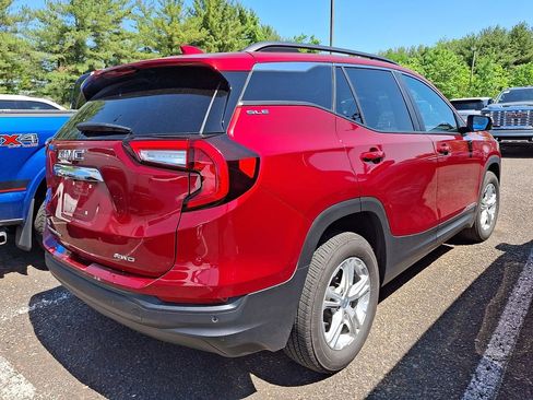 Certified 2023 GMC Terrain SLE w/ Driver Convenience Package AWD/4WD image 4