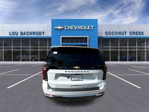 New 2026 Chevrolet Suburban LS image 7
